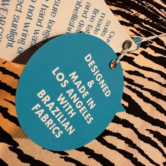 Zebra Print Long Sleeve WET SUIT NWT retails 200$! - Picture 3 of 7